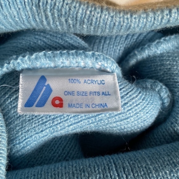 🦄 one Tree Hill Light Blue Beanie - Picture 9 of 12